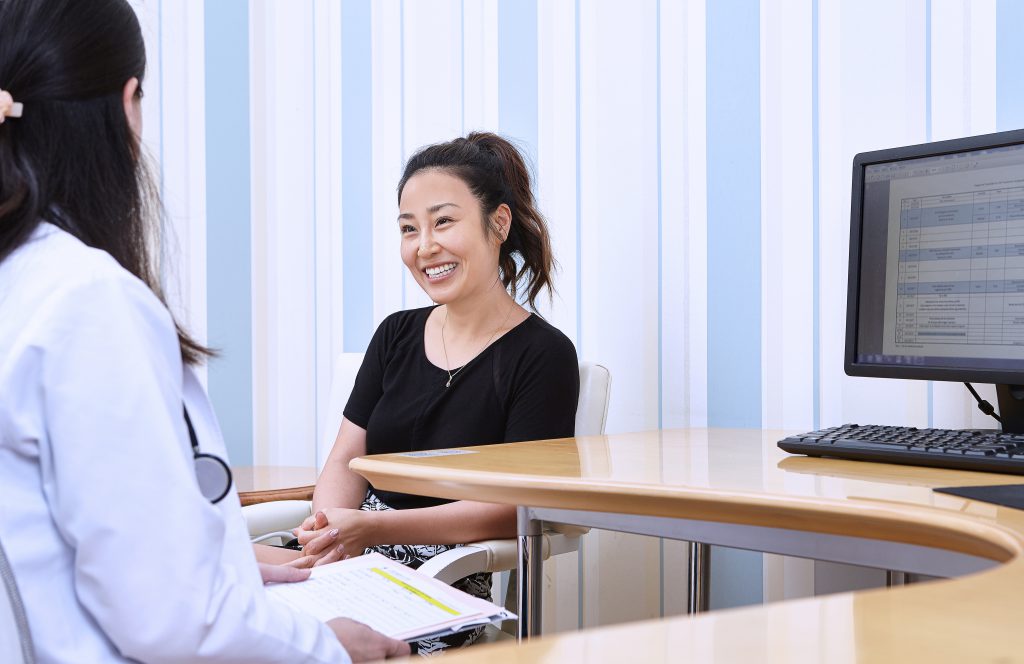 Dengan Aoikumo™ yang menyederhanakan operasional klinik, terapis kecantikan dapat lebih fokus memberikan perawatan terbaik bagi pasien.